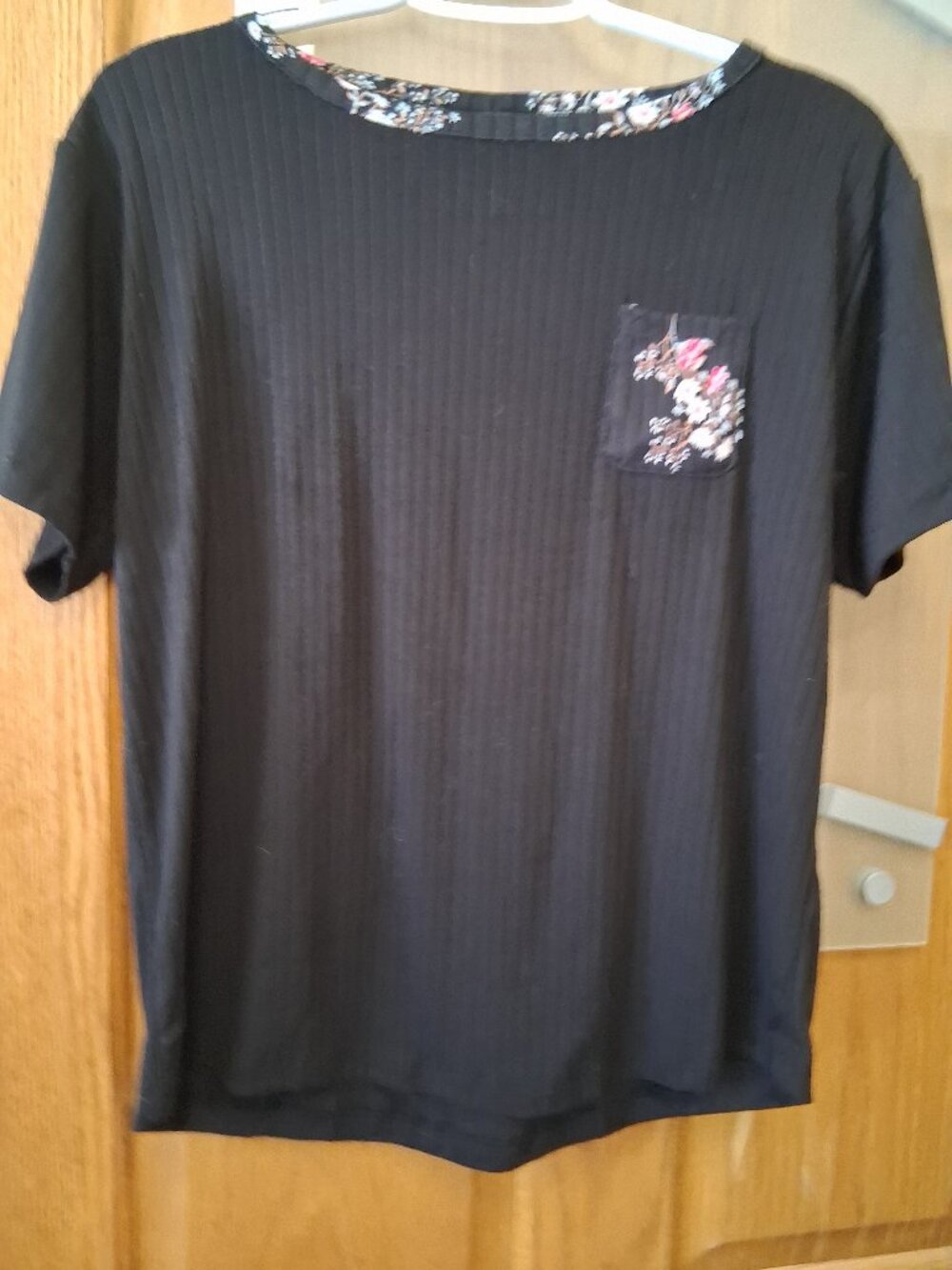 Nwt Soft size small t shirt